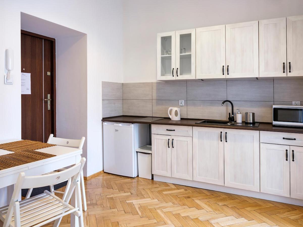 Classic Apartments Pilsudskiego Street كراكوفيا المظهر الخارجي الصورة